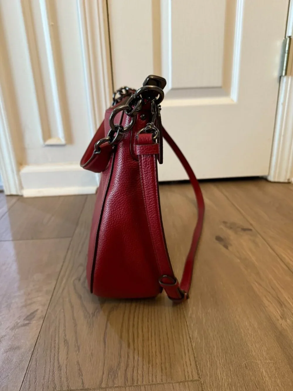 COACH Chelsea Hobo 32 Cherry Red Leather Shoulder Bag Purse Convertible